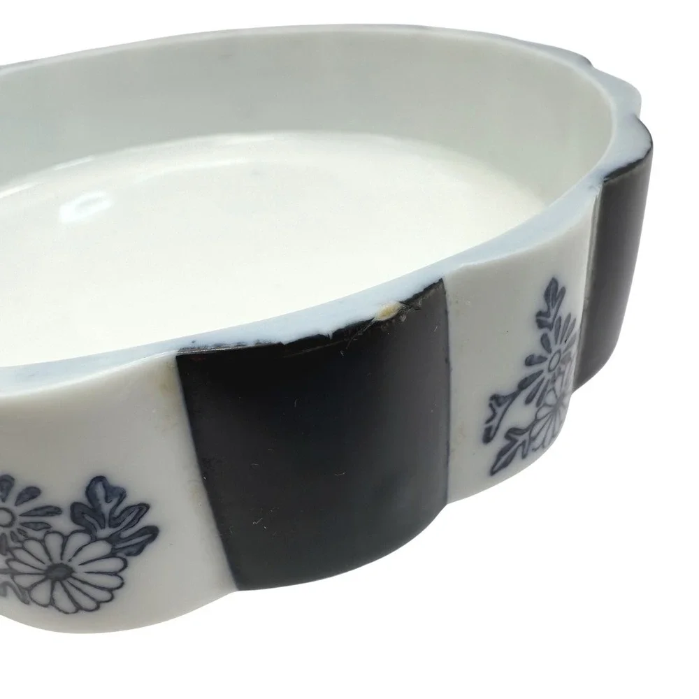 Japanese Blue & White Porcelain Bowl‎ Chrysanthemum Fluted Rim Striped 6